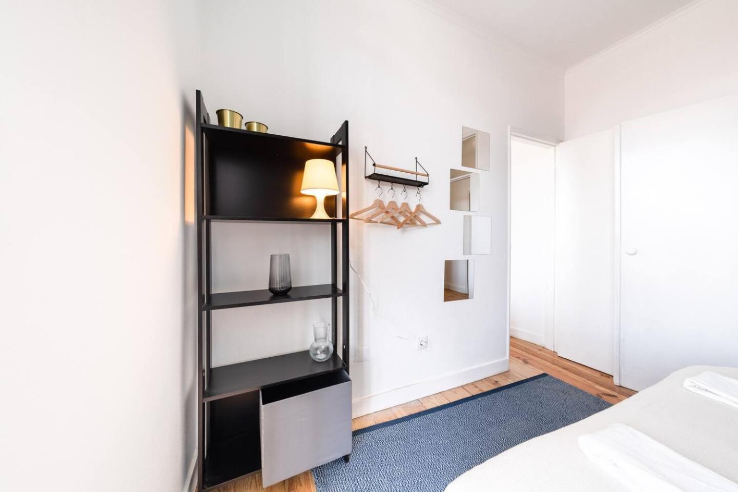 Apartment Riverfront Elegance 41Br Spacious Retreat
