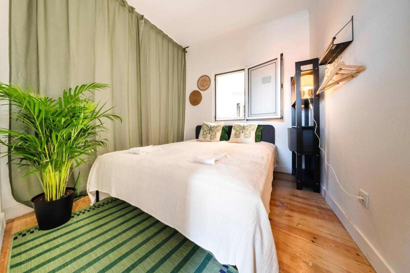 Riverfront Elegance 41Br Spacious Retreat *